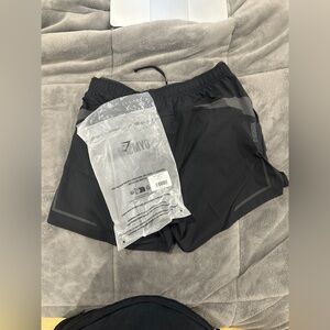 Gymshark Arrival Contrast Shorts Slim fit. 5” Black